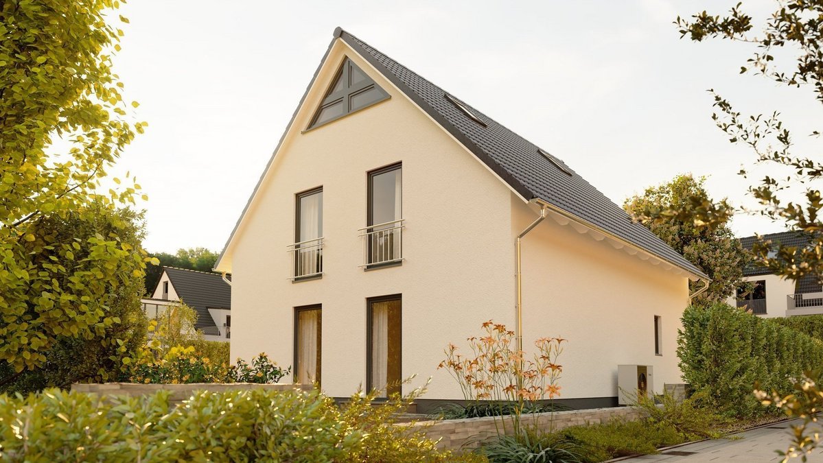 Modernes Einfamilienhaus mit heller Fassade, Satteldach, Dachfenstern und gepflegtem Vorgarten