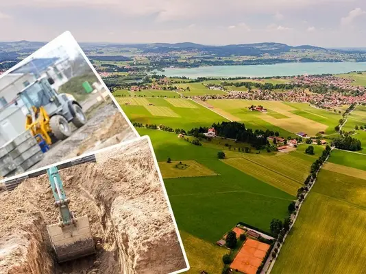 Der erste Schritt zum eigenen Haus Baugrundstück und Erdarbeiten für den Hausbau – Vorbereitung eines Bauprojekts mit Bagger und Bauplanung