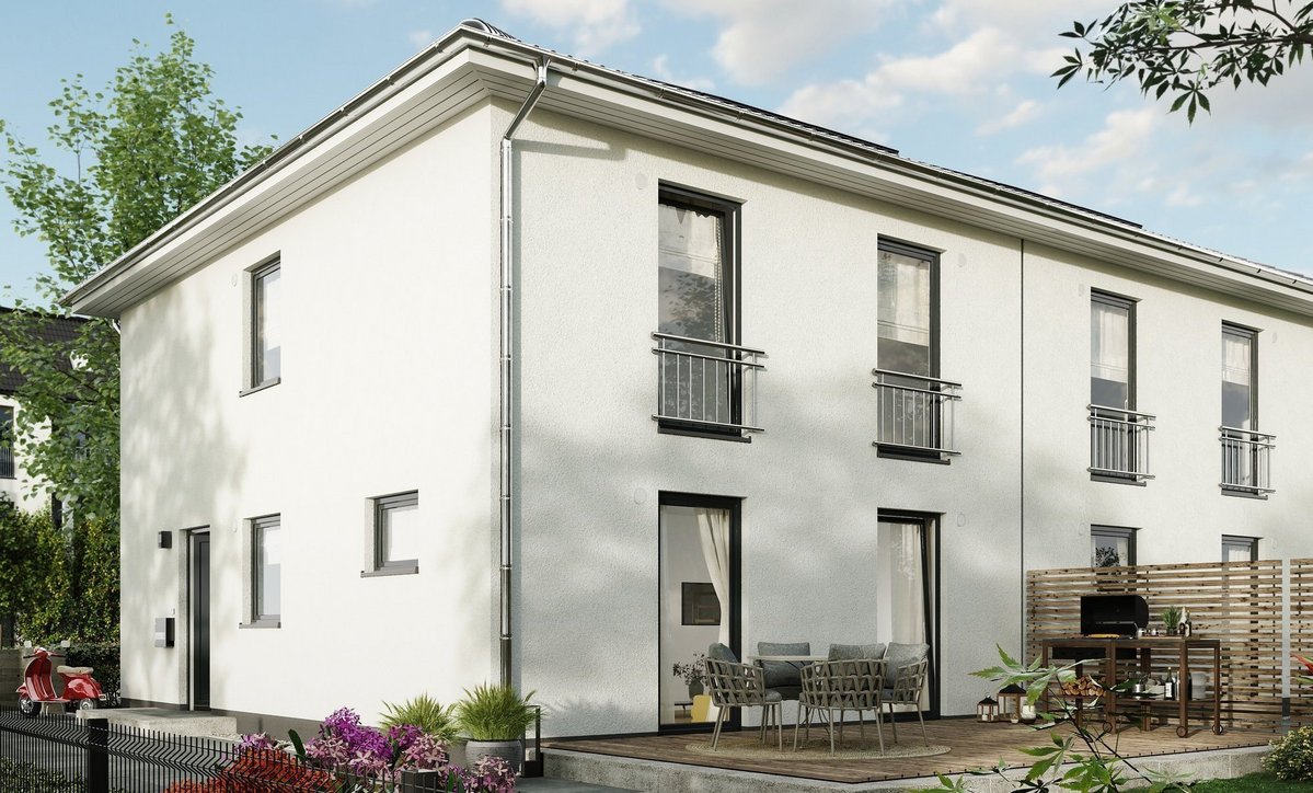 Moderne Doppelhaushälfte mit heller Fassade, Walmdach, Terrasse und gepflegtem Garten