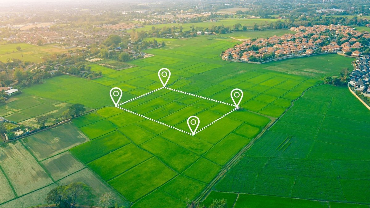 Baugebiet Riesenbeck West in Hörstel Luftaufnahme eines markierten Baugrundstücks im Grünen als Symbolbild für das Baugebiet Riesenbeck West in Hörstel