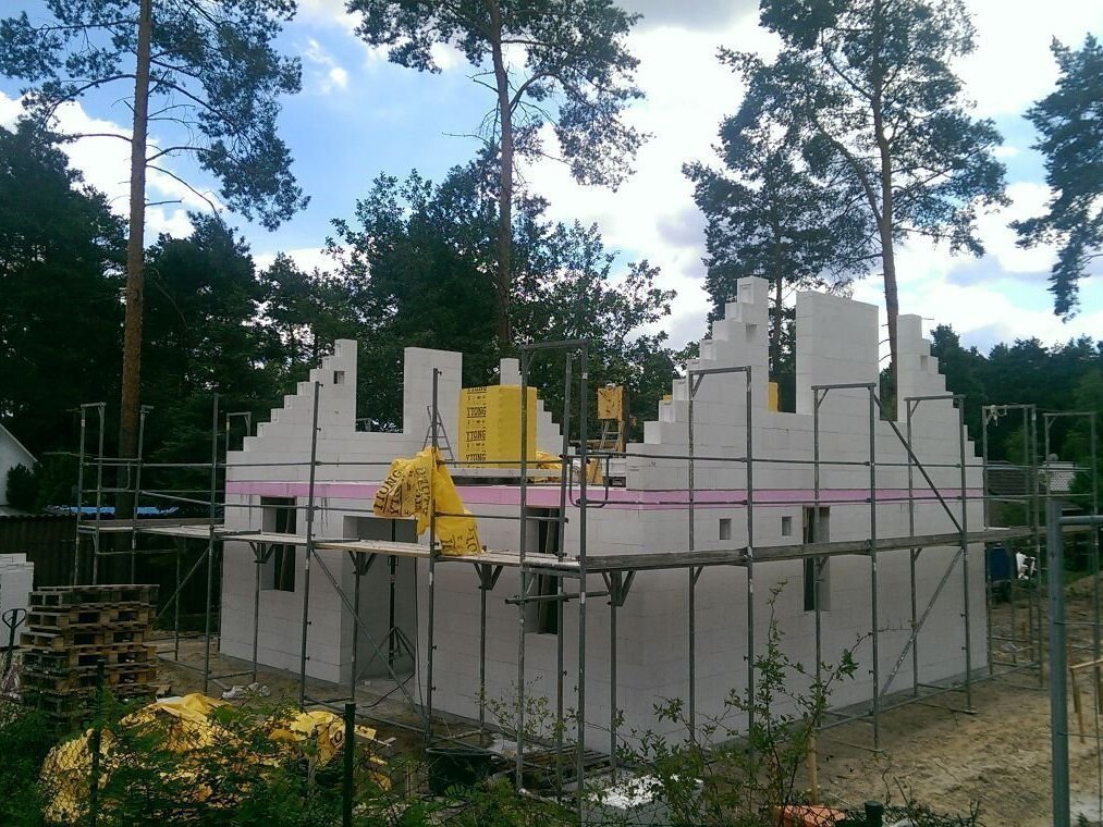 Rohbau eines Massivhauses in Metelen Rohbau eines Einfamilienhauses in massiver Bauweise auf einer Baustelle in Metelen im Kreis Steinfurt