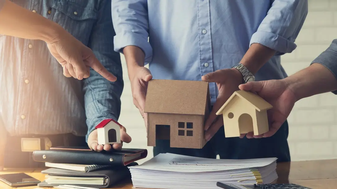 Hausbau-Beratung im Landkreis Emsland mit Thielker MassivHaus Beratung zum Hausbau mit Hausmodellen, Bauunterlagen und Taschenrechner für ein Eigenheim im Landkreis Emsland